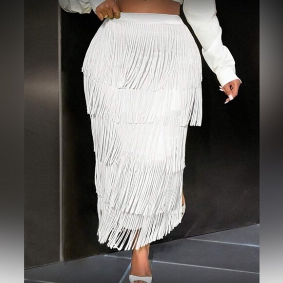 Elegant White Fringe Skirt - Picture 6 of 8